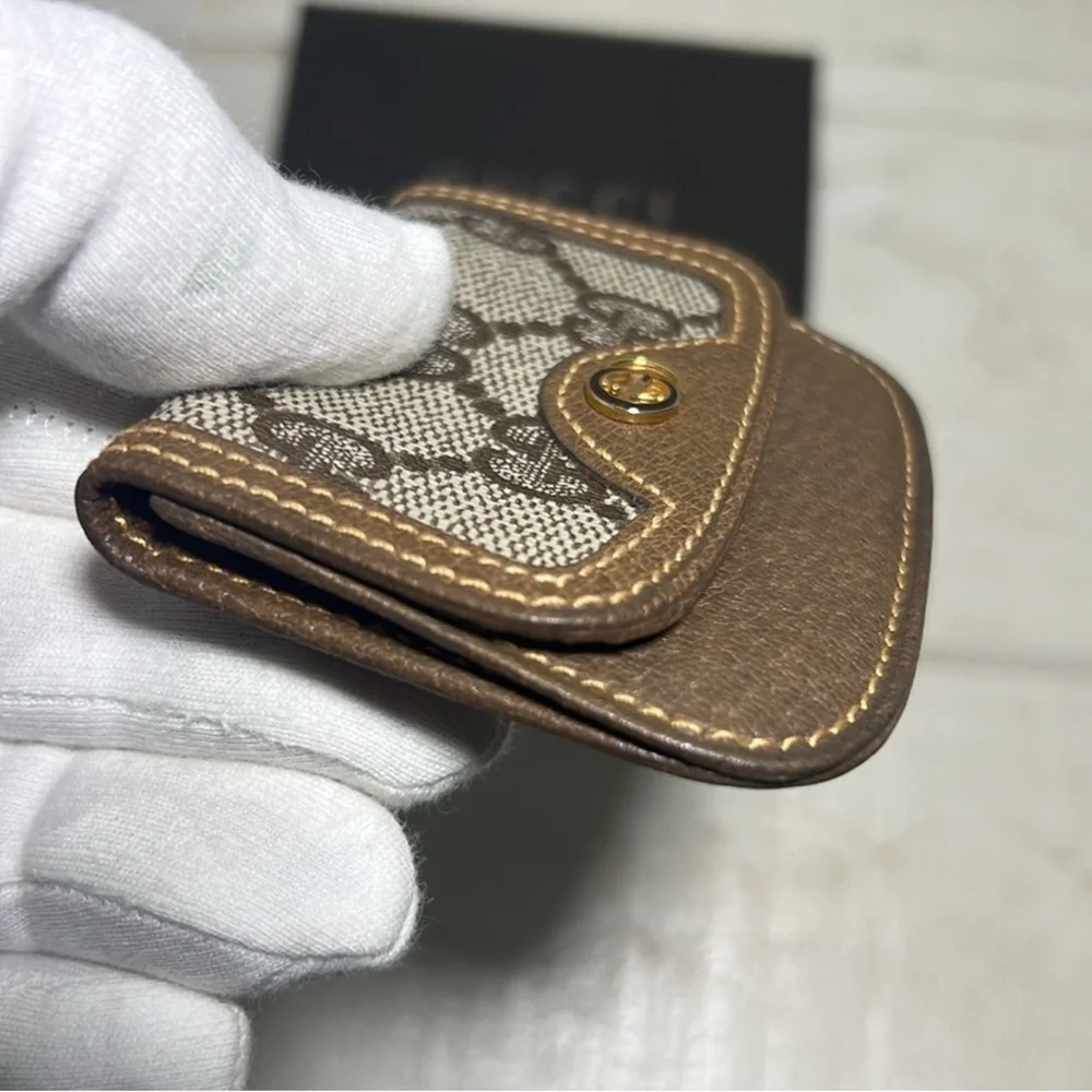 Gucci Tan and Cream Monogram Coin Holder - Picture 12 of 16